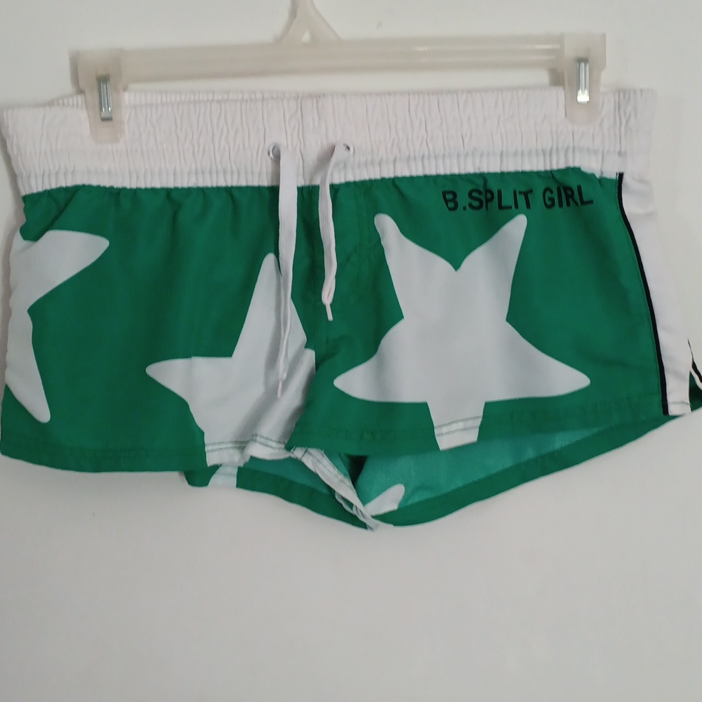 B. Split Girl Beach Shorts Size XL Cllor Green and White
